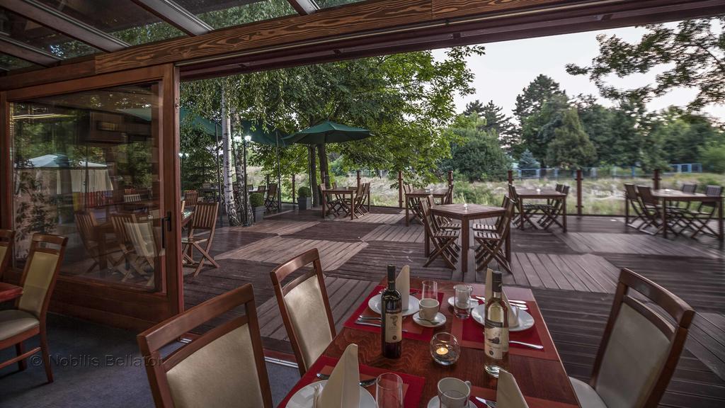 Garni Hotel Plava Laguna Ćuprija Exterior foto
